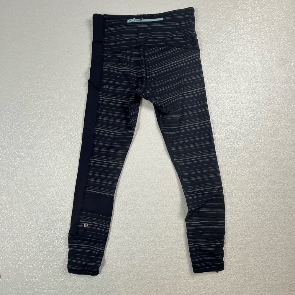 Lululemon Run The World 7/8 Tight Cyber Stripe Naval Blue Black‎ / Naval Blue 4 - Picture 6 of 13